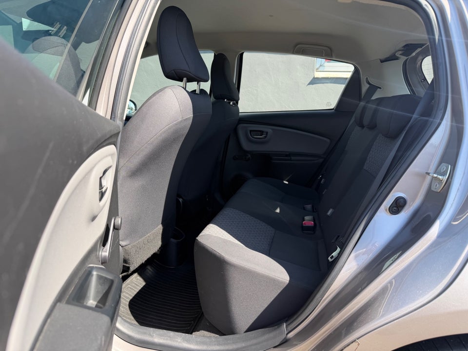 Toyota Yaris 1,3 VVT-i Lounge Edition 5d