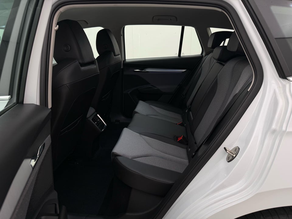 Skoda Enyaq 80 iV Loft 5d