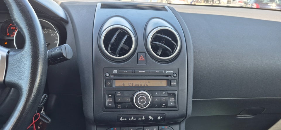 Nissan Qashqai 1,6 Tekna 5d