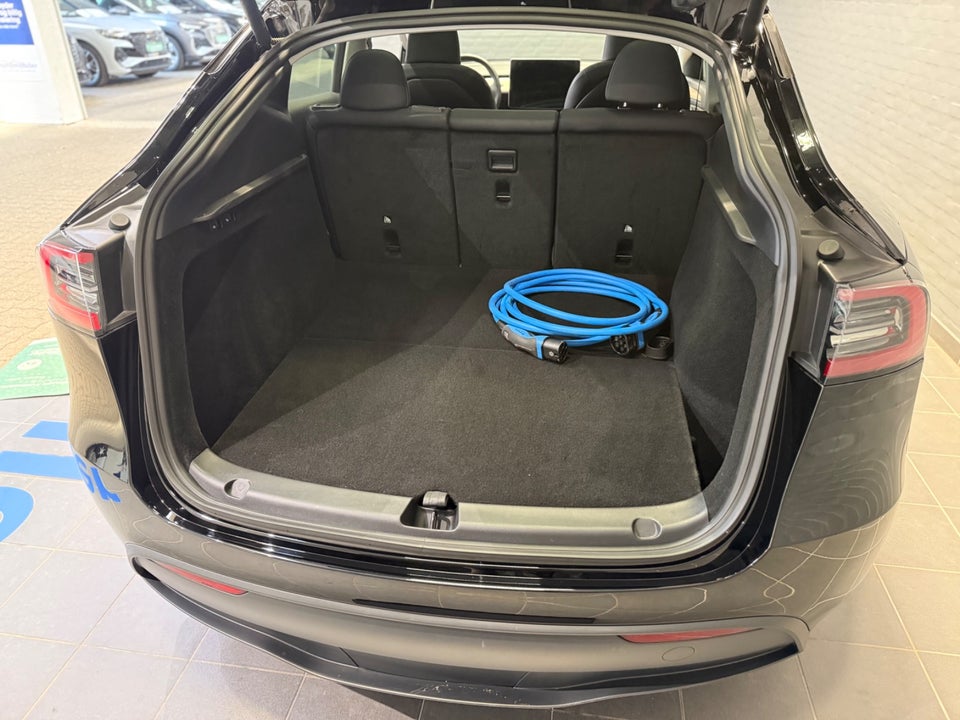 Tesla Model Y RWD 5d