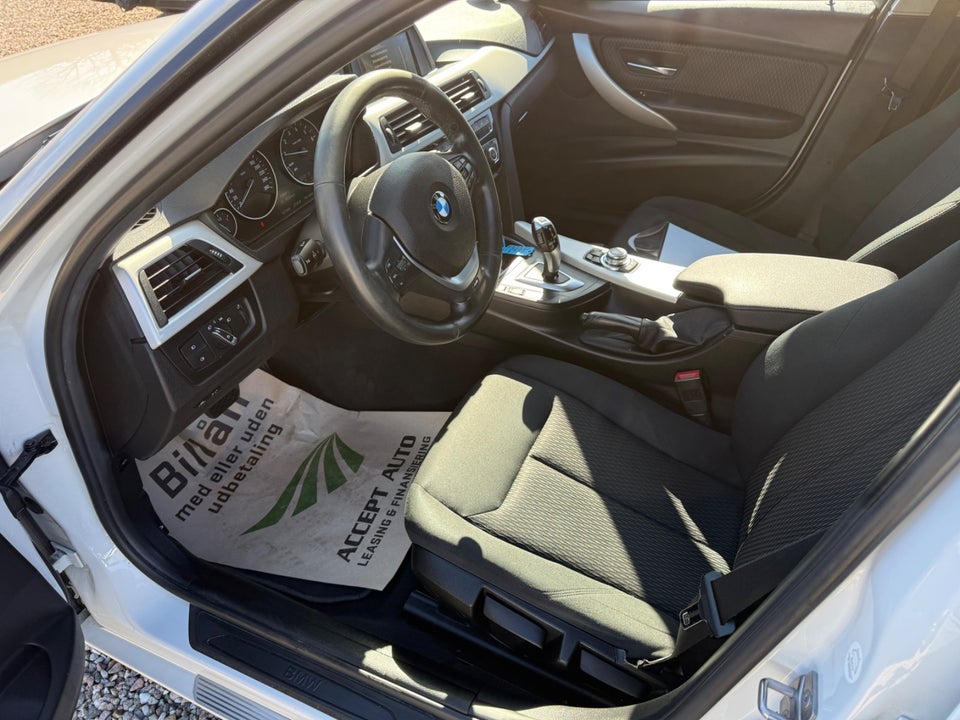 BMW 330i 2,0 Touring aut. 5d