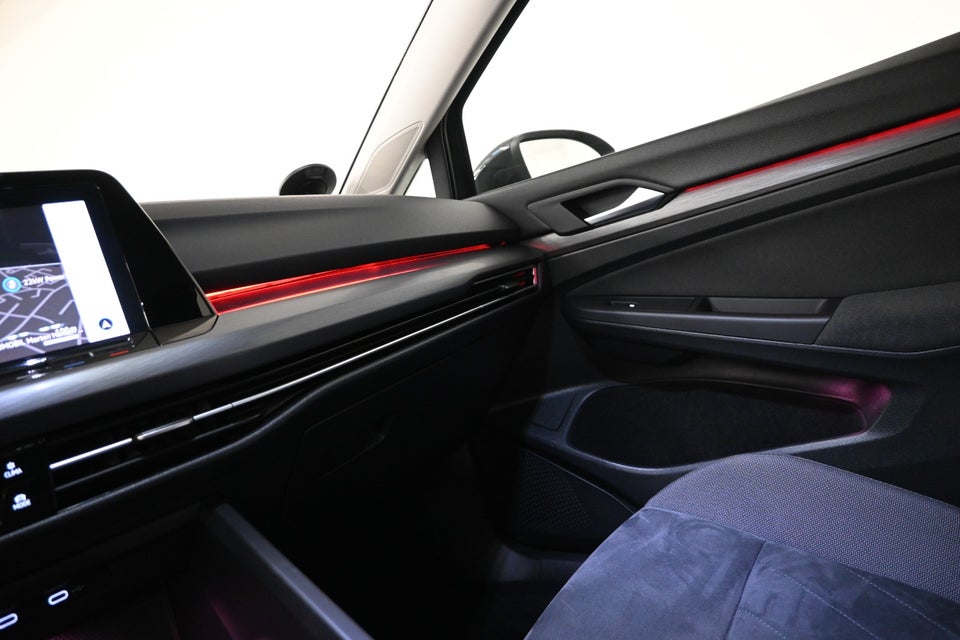 VW Golf VIII 1,4 eHybrid DSG 5d