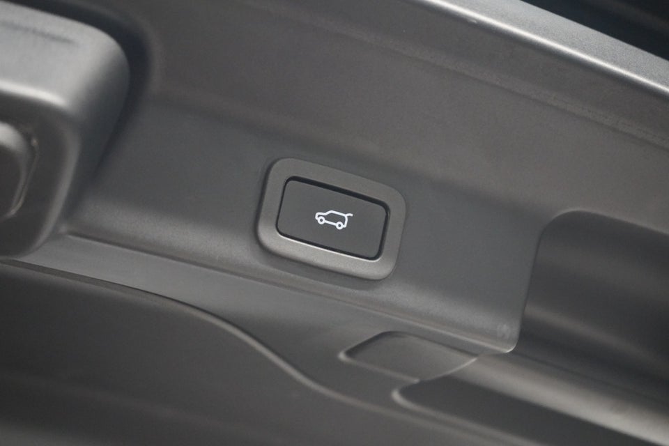 Jaguar F-Pace 2,0 D180 Pure aut. 5d