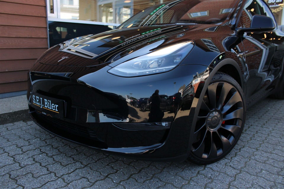 Tesla Model Y Performance AWD 5d