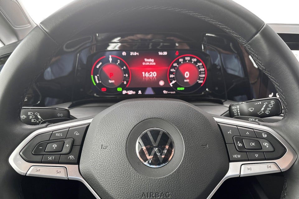 VW Golf VIII 1,4 eHybrid DSG 5d