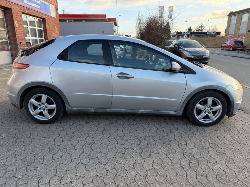 Honda Civic 1,8 Sport 5d