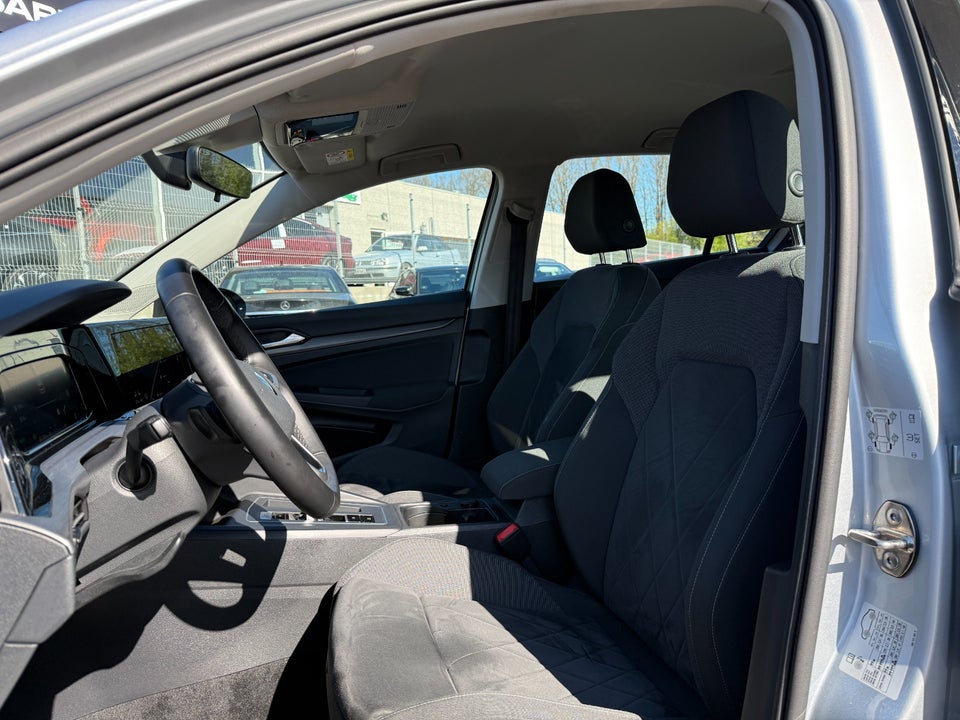 VW Golf VIII 1,4 eHybrid DSG 5d
