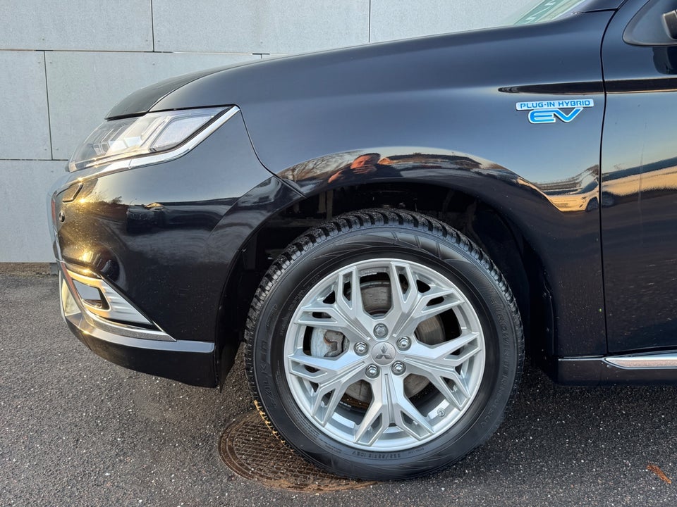 Mitsubishi Outlander 2,4 PHEV Intense CVT 4WD 5d