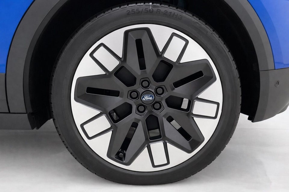 Ford Explorer 79 Premium Extended Range AWD 5d