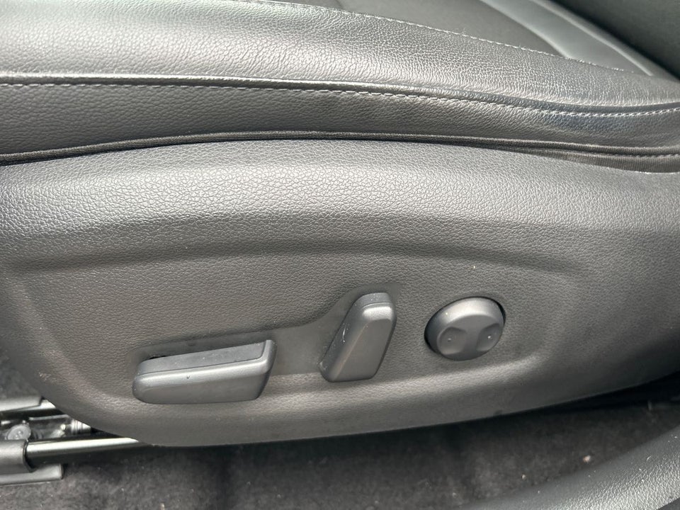 Hyundai Kona 64 EV Premium 5d