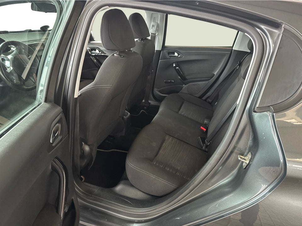 Peugeot 208 1,0 VTi Active 5d