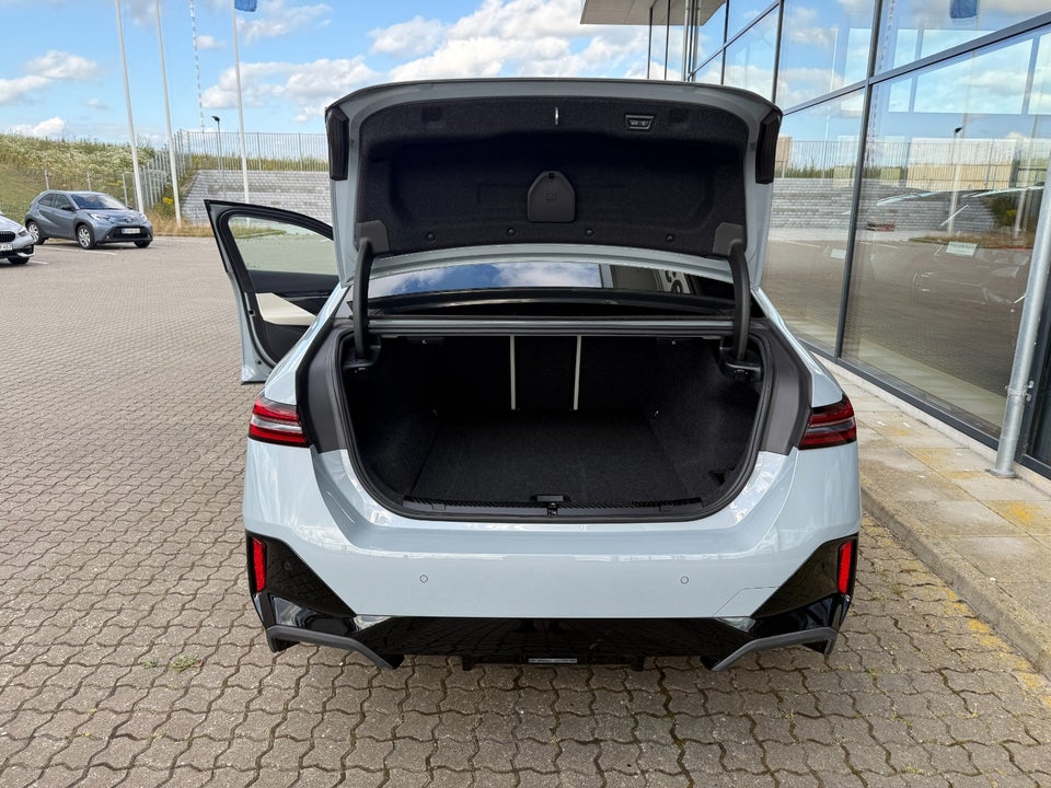 BMW i5 eDrive40 M-Sport Pro 4d