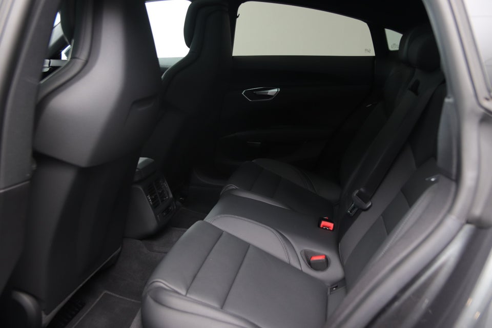 Audi e-tron GT quattro 4d