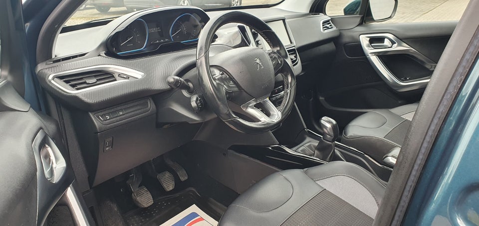 Peugeot 2008 1,2 e-THP 110 Allure Sky 5d