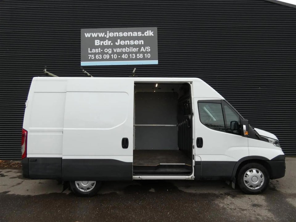 Iveco Daily 2,3 35S16 12m³ Van AG8