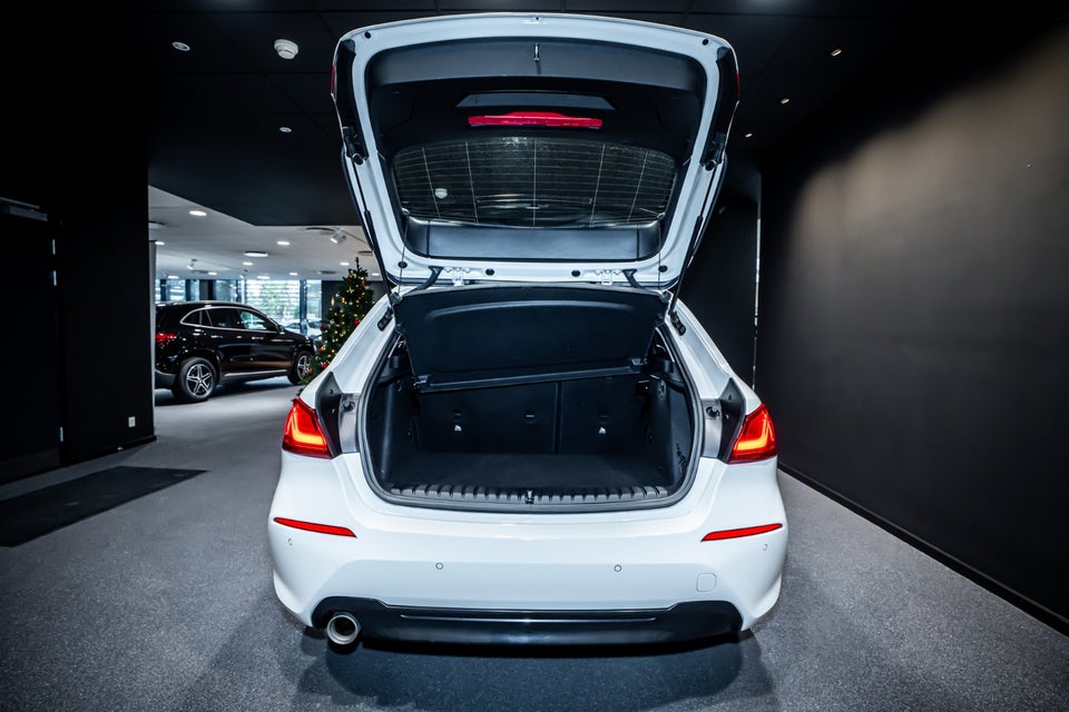 BMW 118i 1,5 Sport Line aut. 5d