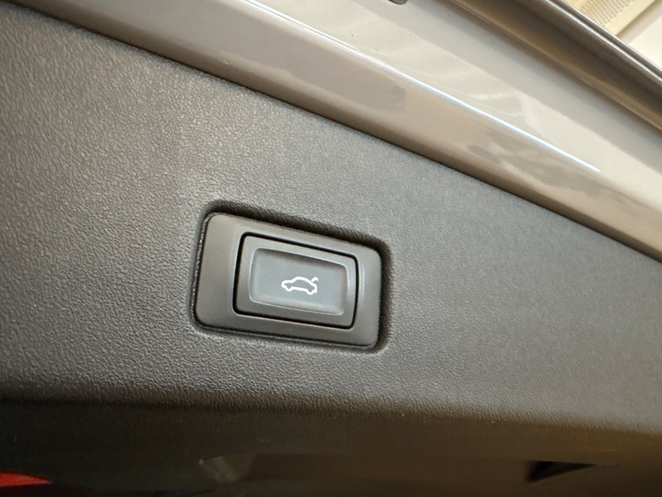 Audi Q4 e-tron 40 Advanced 5d