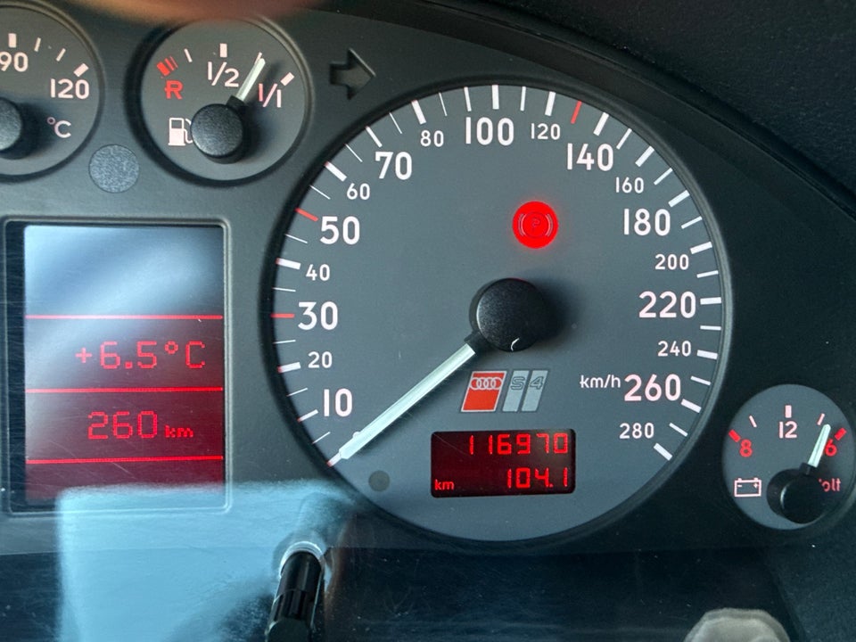 Audi S4 2,7 Avant quattro 5d