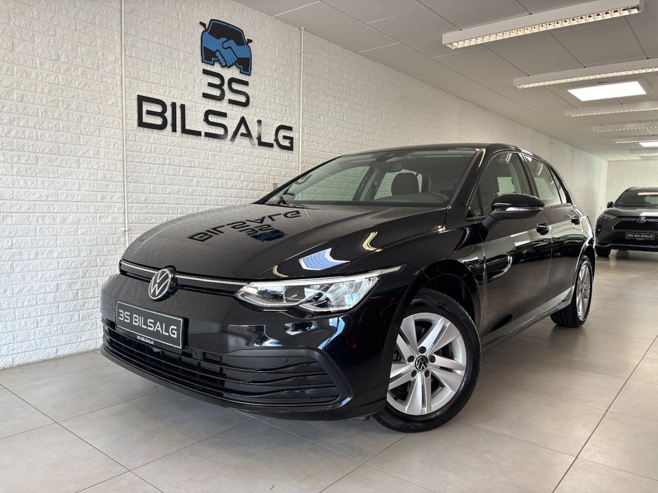 VW Golf VIII 1,5 eTSi 130 Life DSG 5d