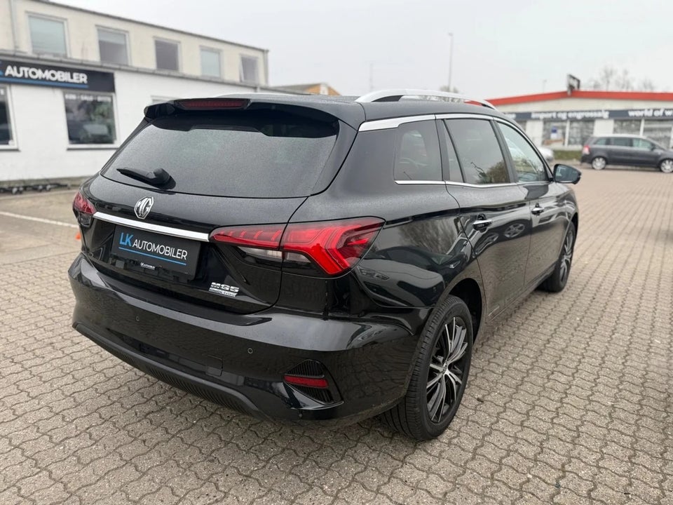 MG MG5 61 Luxury 5d