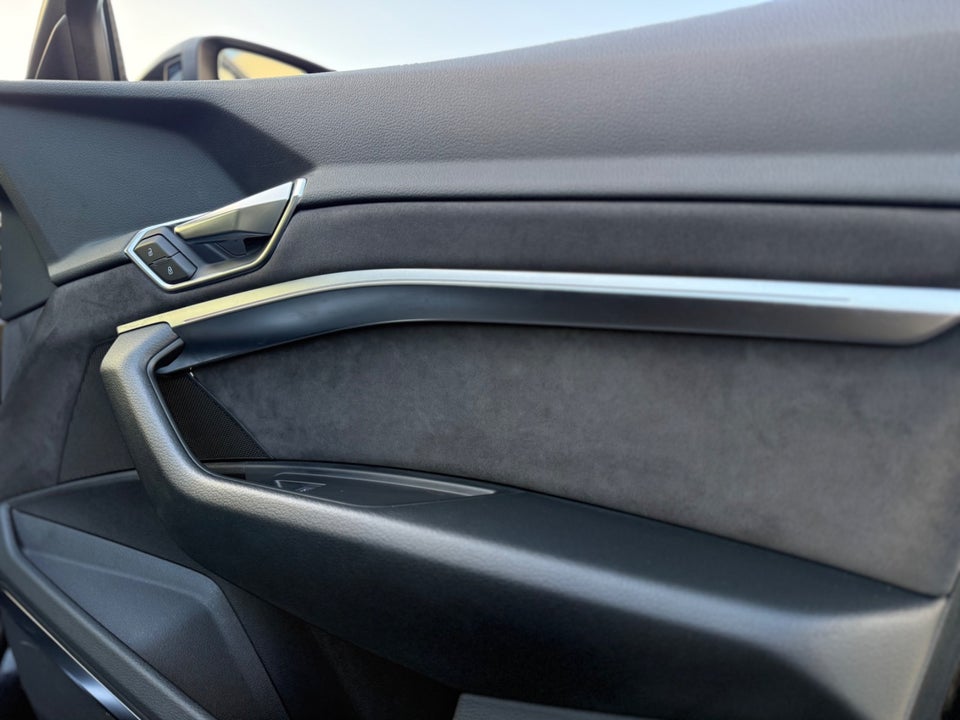 Audi e-tron 55 S-line quattro 5d