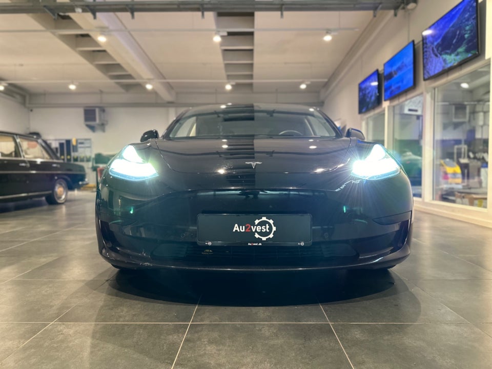 Tesla Model 3 Standard Range+ RWD 4d