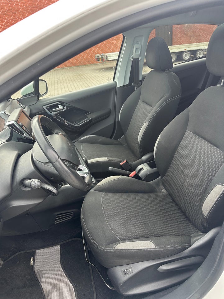 Peugeot 208 1,6 BlueHDi 100 Active 5d