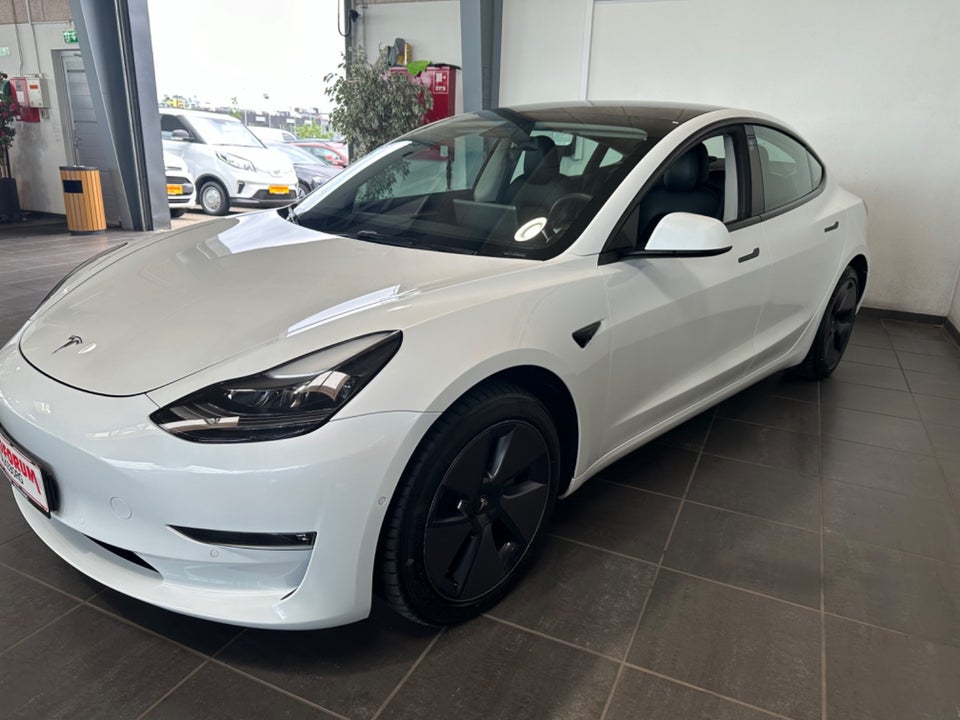 Tesla Model 3 Long Range AWD 4d