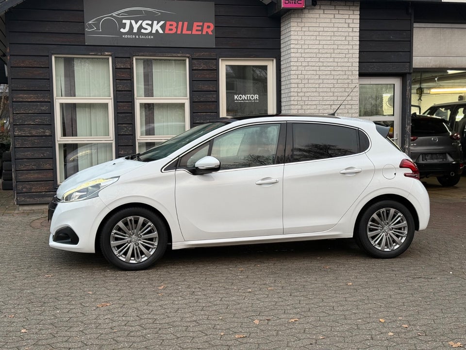 Peugeot 208 1,6 BlueHDi 100 Allure Sky 5d
