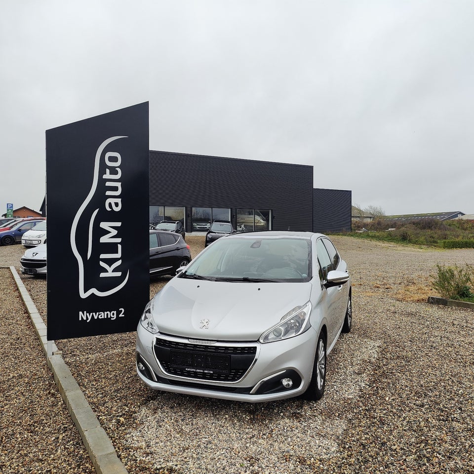 Peugeot 208 1,6 BlueHDi 100 Allure Sky 5d