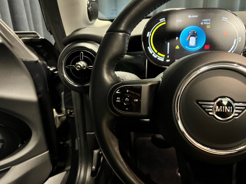 MINI Cooper SE Classic Trim 3d