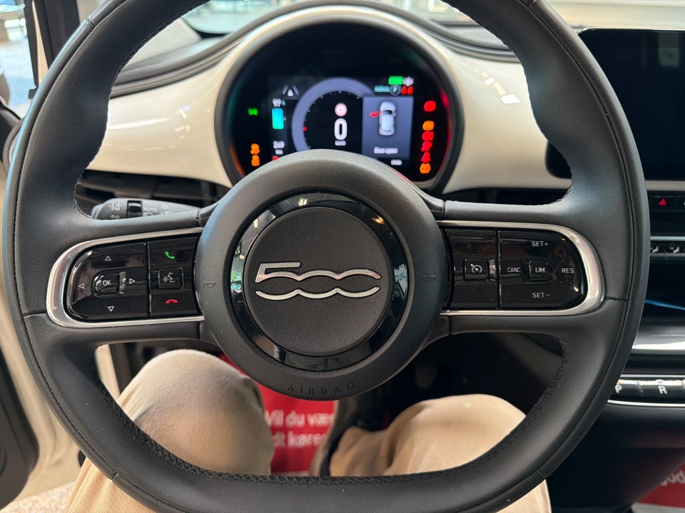 Fiat 500e 42 Icon 3+1 4d