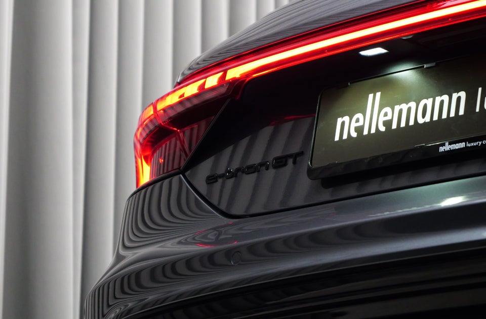 Audi e-tron GT quattro 4d