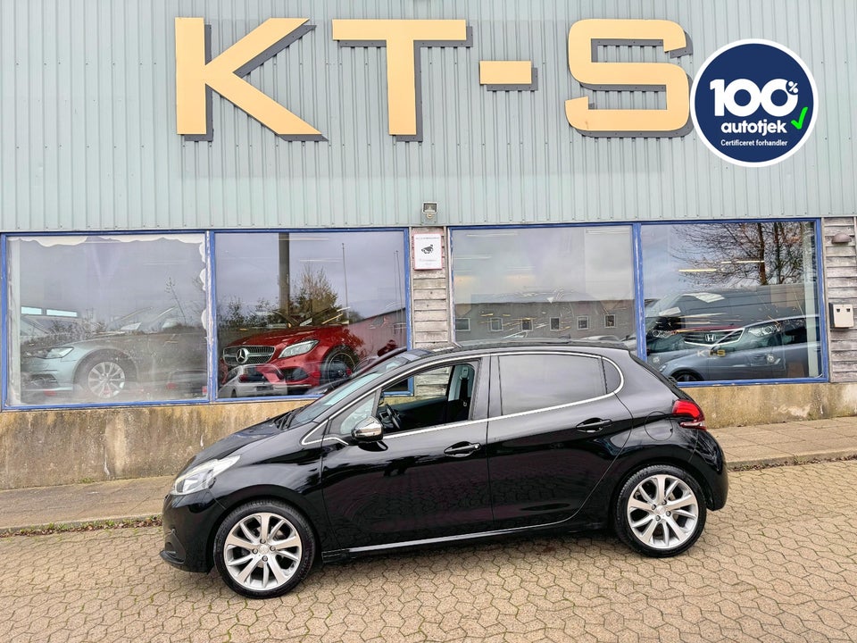 Peugeot 208 1,2 PureTech 82 Allure Sky 5d