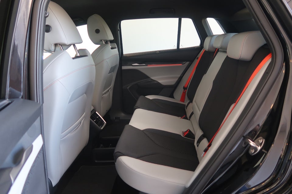 Skoda Elroq 85 iV Lodge Advanced 5d