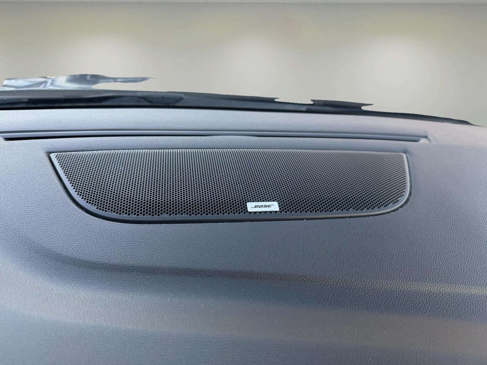 Renault Megane IV 1,3 TCe 140 Bose Edition Sport Tourer EDC 5d