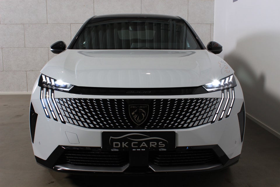 Peugeot e-3008 77 GT Pack 5d