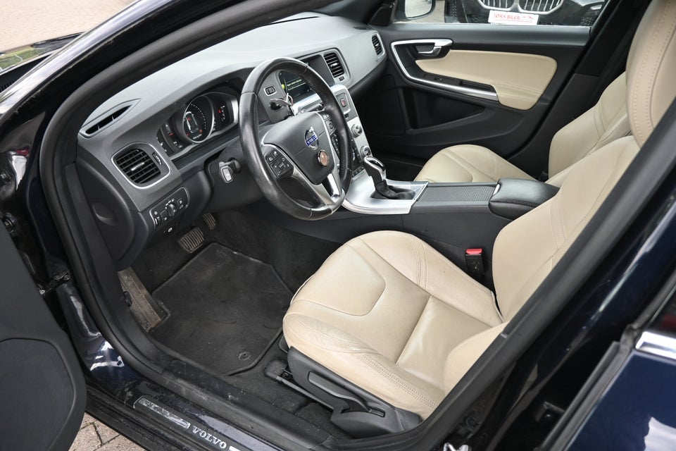 Volvo V60 2,0 D4 190 Momentum aut. 5d