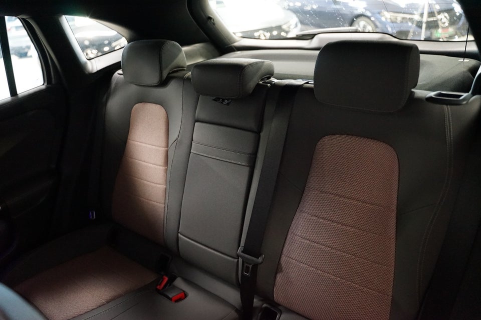 Mercedes EQA300 Electric Art 4Matic 5d