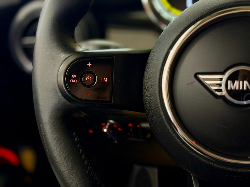 MINI Cooper SE Camden Edition 3d