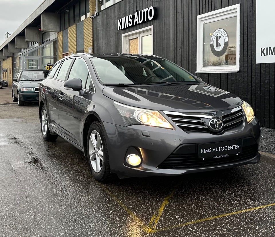 Toyota Avensis 1,8 VVT-i T2 Touch stc. 5d