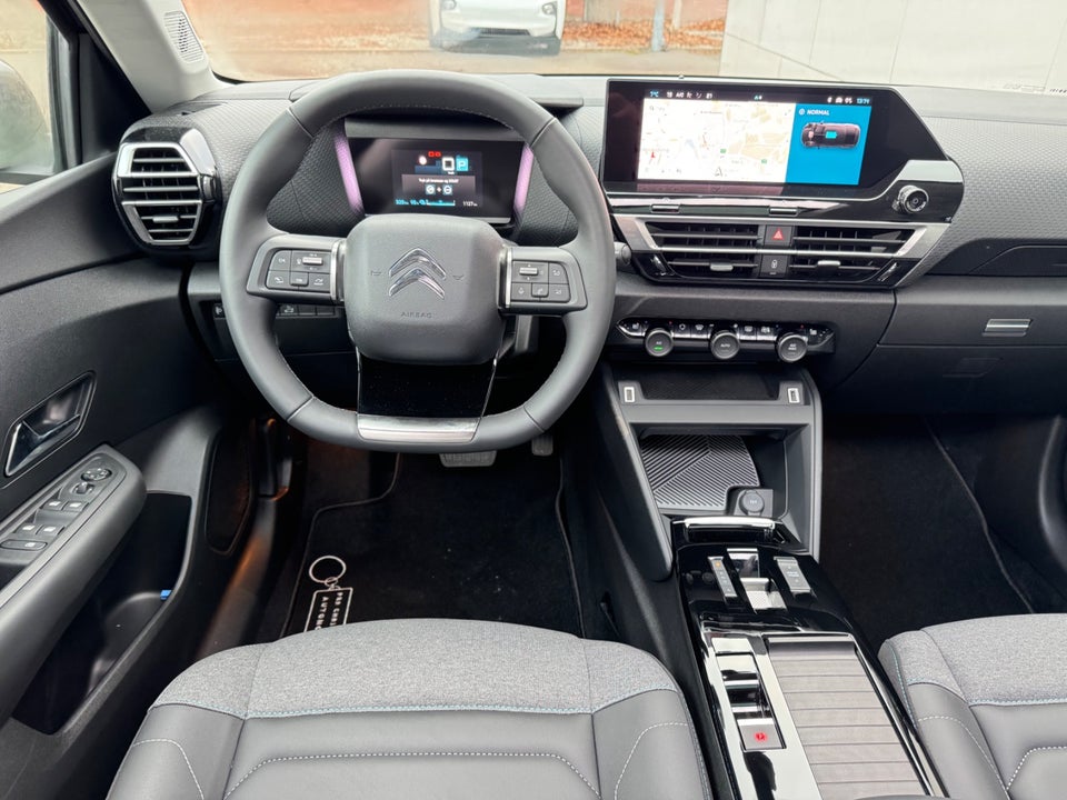 Citroën ë-C4 X 50 Shine 4d