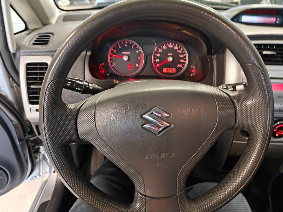 Suzuki Liana 1,6 GL 5d