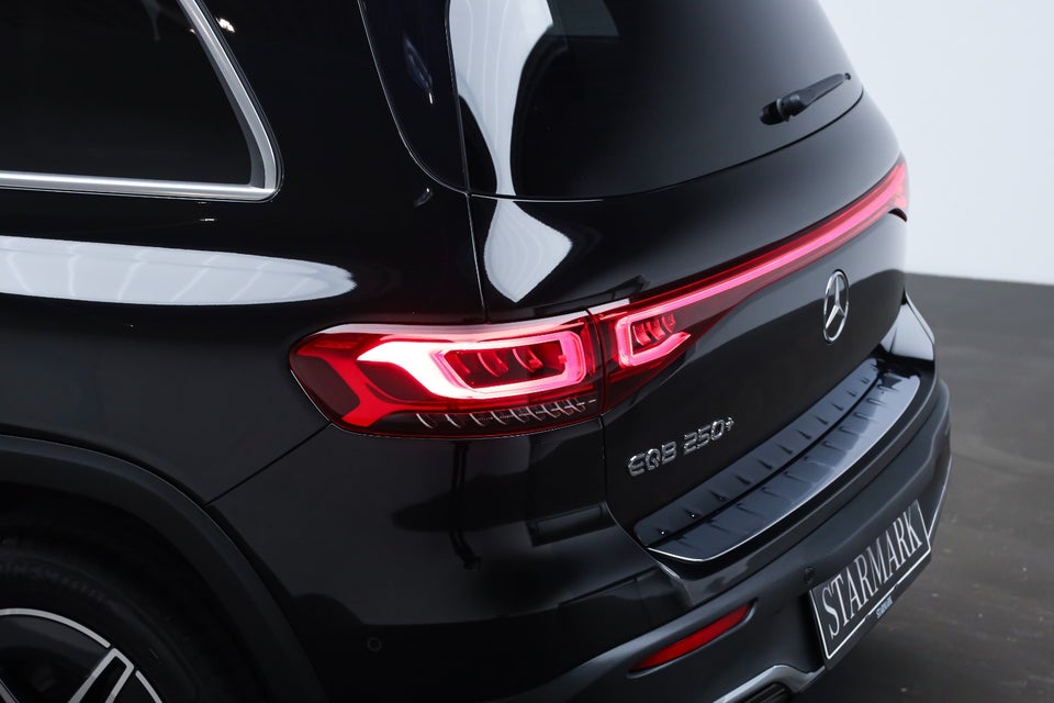 Mercedes EQB250+ AMG Line 5d