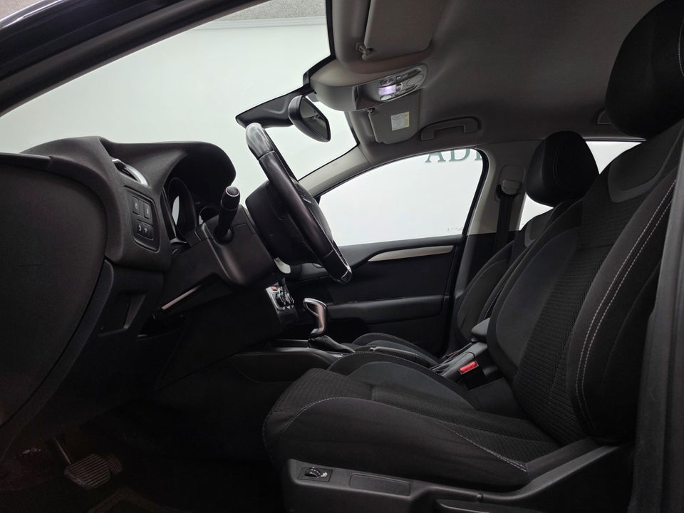 Citroën C4 1,6 BlueHDi 120 Challenge EAT6 5d