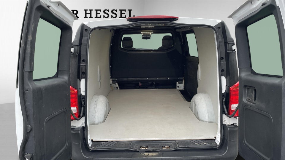 Mercedes eVito 129 Tourer PRO L Van
