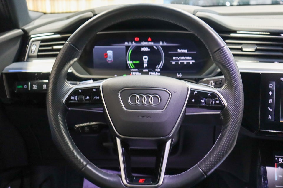 Audi e-tron 55 S-line quattro 5d