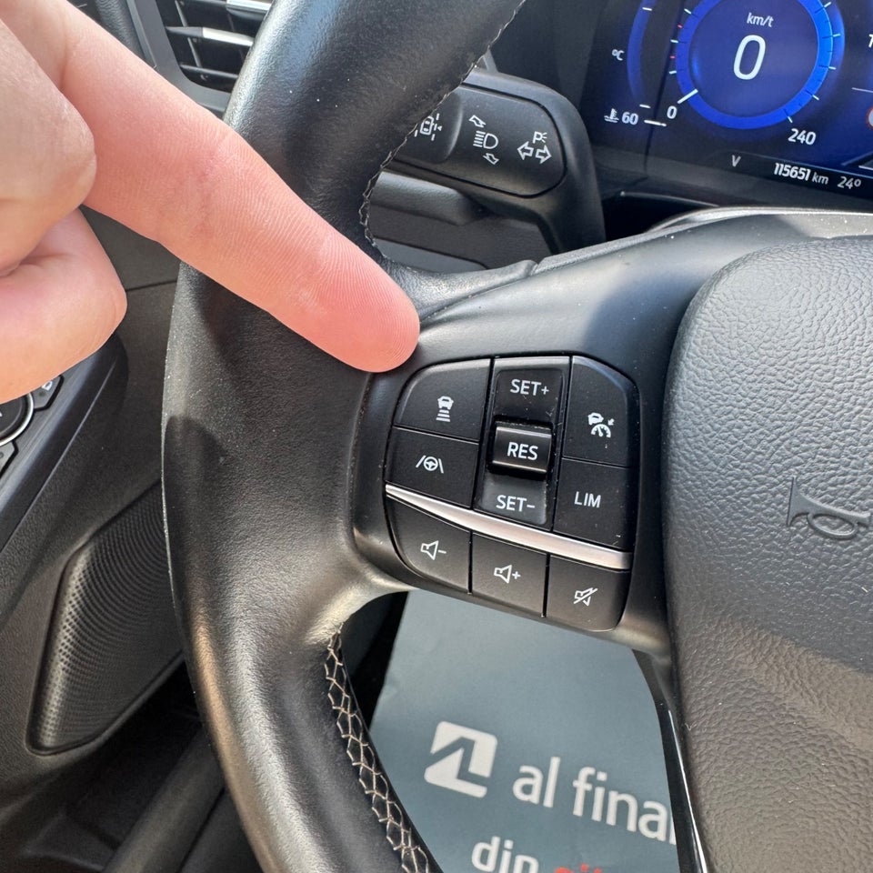 Ford Kuga 2,5 PHEV Vignale CVT 5d