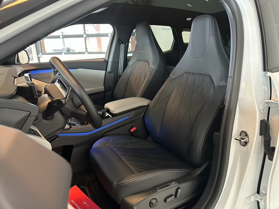 Ford Explorer 77 Premium Extended Range 5d