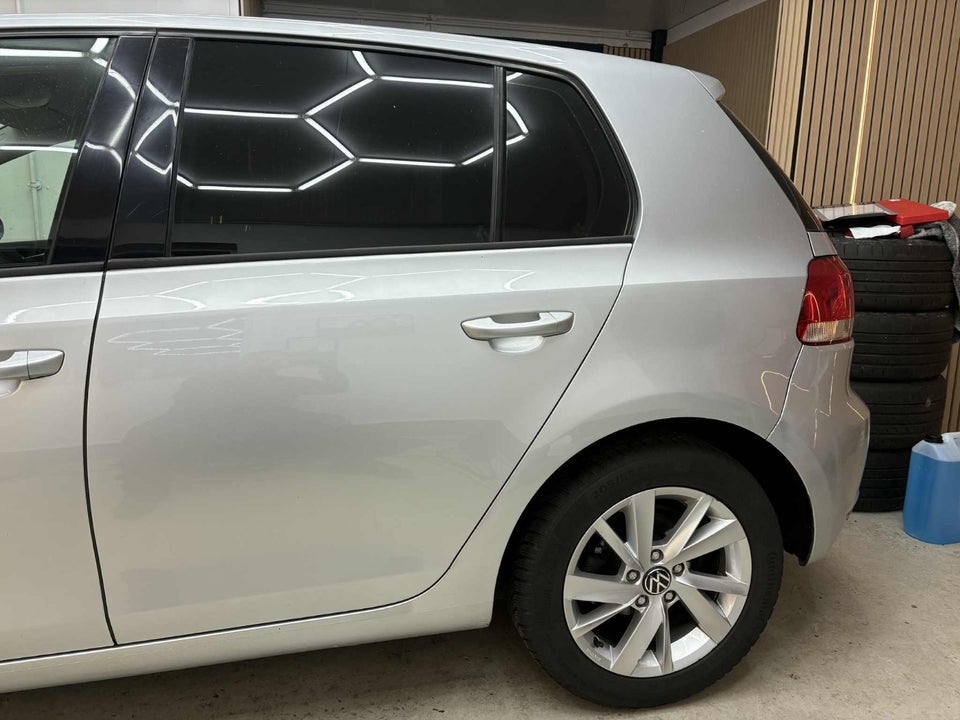 VW Golf VI 1,6 TDi 105 BlueMotion 5d